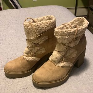 Women’s Madden NYC Boots Size 9 Tan Sueded Boots